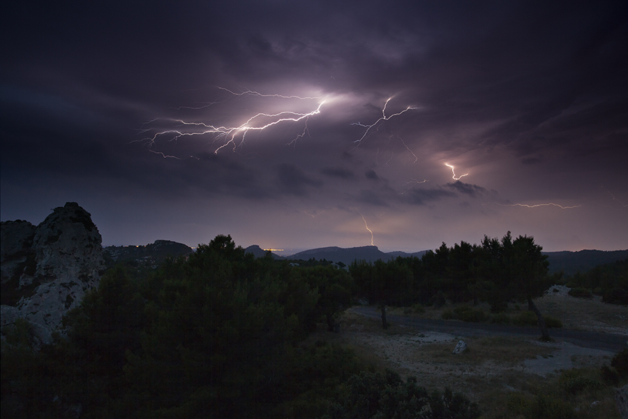 Les Baux-de-Provence - (F/8 - 20 secondes - ISO-100 - 25 mm)