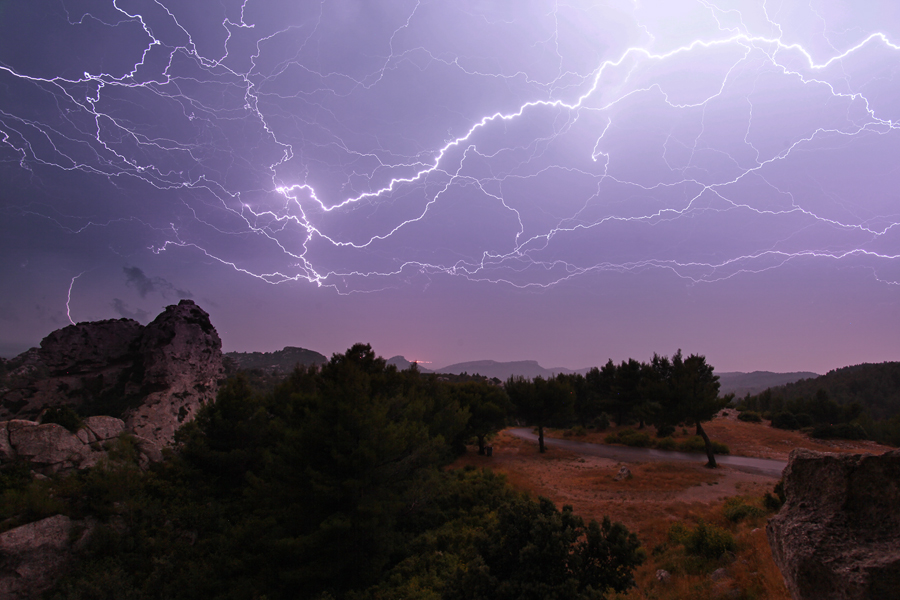 Les Baux-de-Provence - (F/8 - 5 x 20 secondes - ISO-100 - 17 mm)